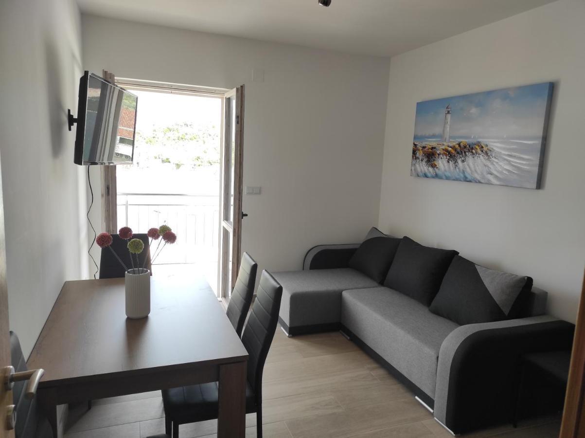 Apartments Nal Biskup Putnikovic Exterior photo