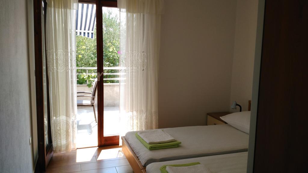 Apartments Nal Biskup Putnikovic Room photo